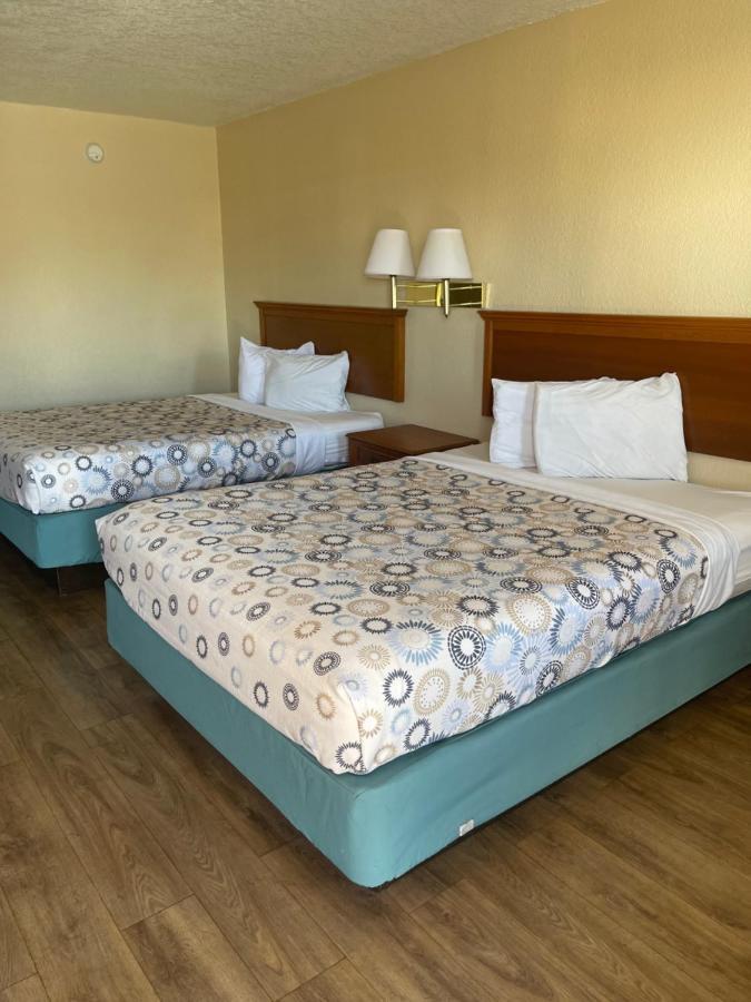 Hole Inn The Wall Hotel - Fort Walton Beach - Sunset Plaza - Nearby Beaches & Hurlburt Bagian luar foto