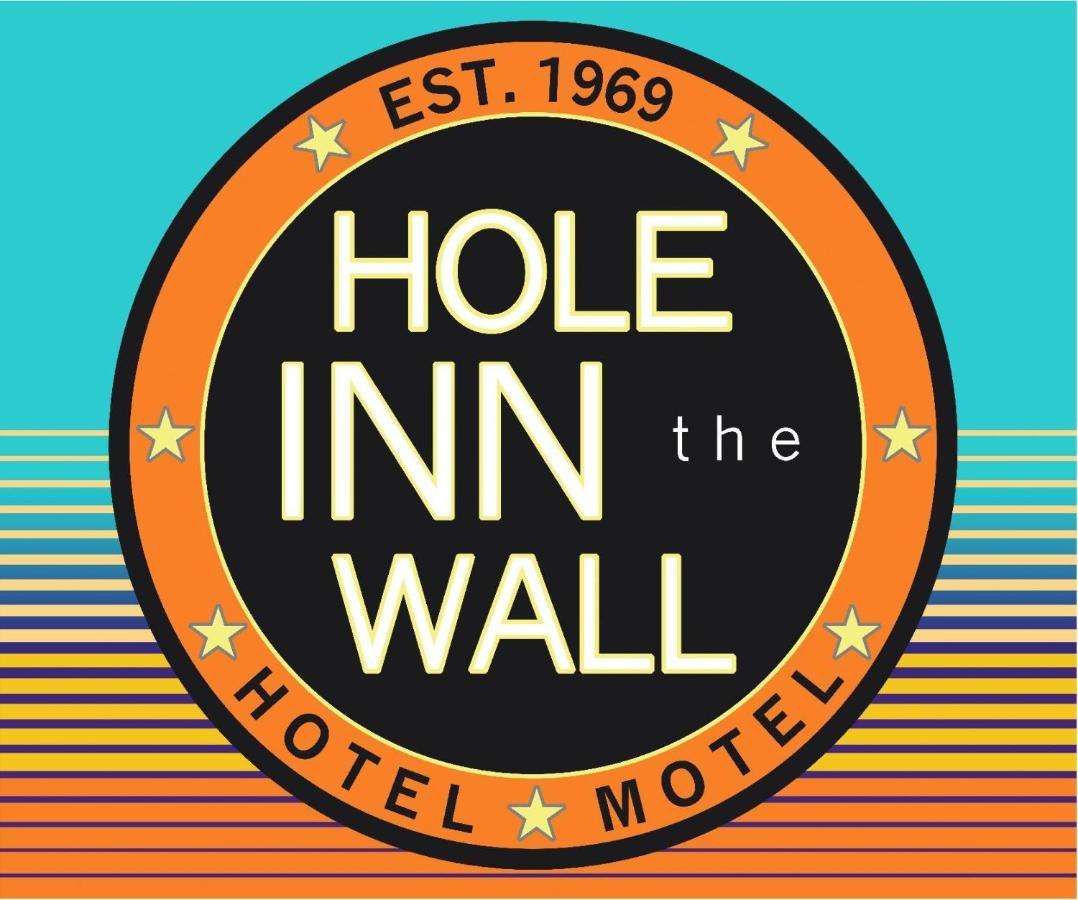 Hole Inn The Wall Hotel - Fort Walton Beach - Sunset Plaza - Nearby Beaches & Hurlburt Bagian luar foto